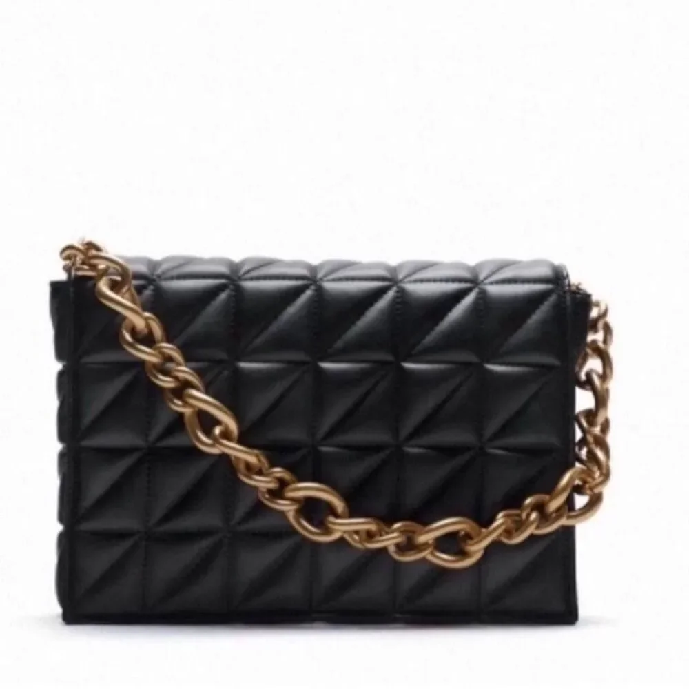 NWT Zara large black quilt purse with chain strap